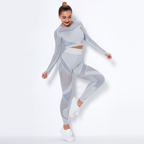 Customized seamless knitted OEM European and American influencer tight-fitting butt-lifting sports fitness yoga set, custom-made according to samples