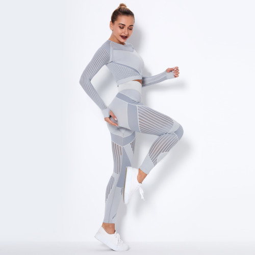 Customized seamless knitted OEM European and American influencer tight-fitting butt-lifting sports fitness yoga set, custom-made according to samples