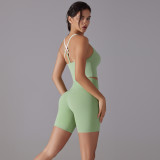 New antibacterial no-underwear yoga set with beautiful back design, cross-color sports bra and fitness shorts for women