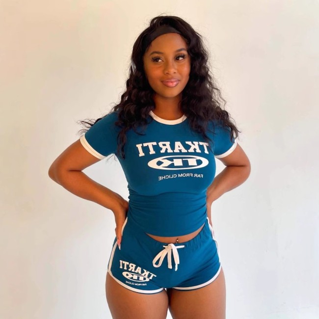 1319 Retro crop top and shorts set