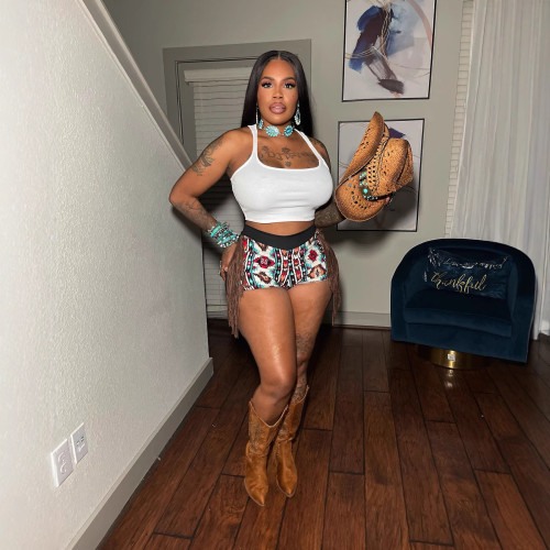 1357 Western fringe vest with shorts set, western cowboy style two-piece outfit, sexy hot girl
