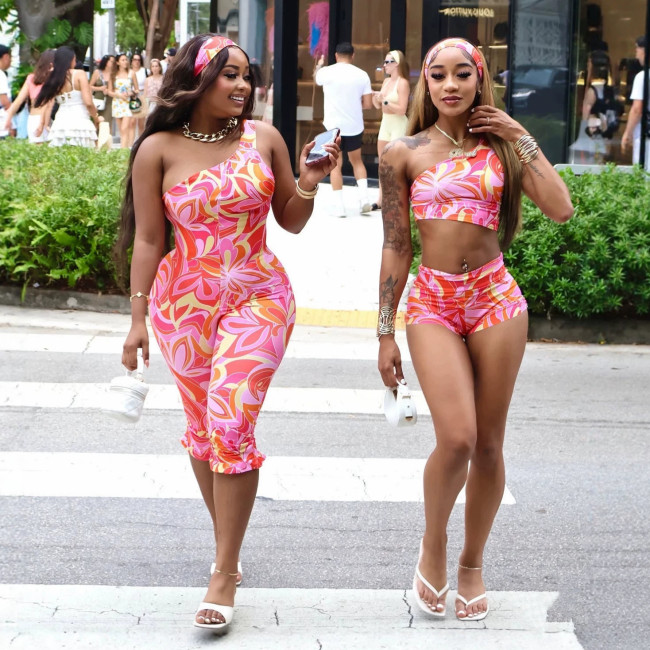 Cross-border European and American foreign trade fashion sexy printed one-shoulder cropped jumpsuit, printed one-shoulder top and shorts set