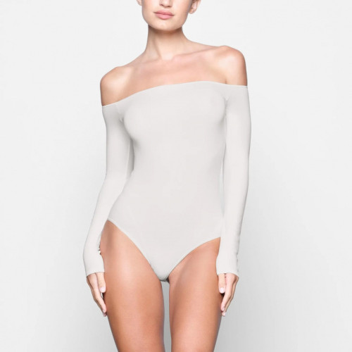 LIGHT ESSENTIAL off-shoulder long-sleeve T-shirt bodysuit