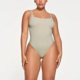 FITS EVERYBODY SQUARE NECK one-piece sports vest slimming effect