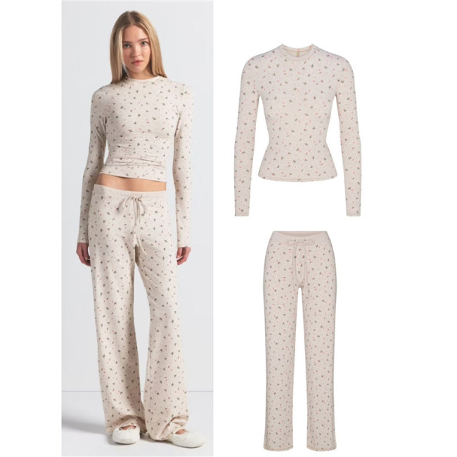 Christmas Limited Edition New Slim-Fit Long-Sleeve Round-Neck Top and Versatile Straight-Leg Pants Set