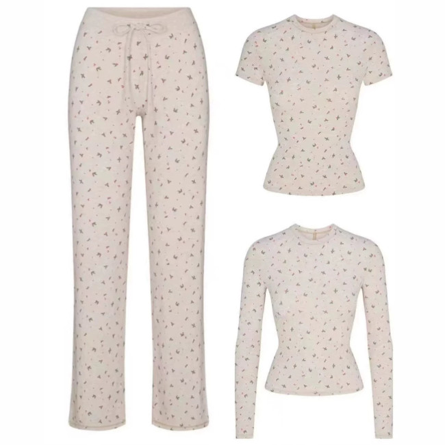 im  Christmas print stretch ribbed knit high-waisted pants with square neckline and lace trim