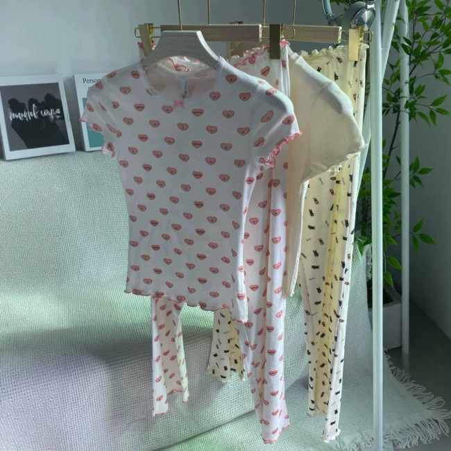 top, -style straight-leg pants, slim-fit sexy short-sleeve T-shirt, heart-printed set
