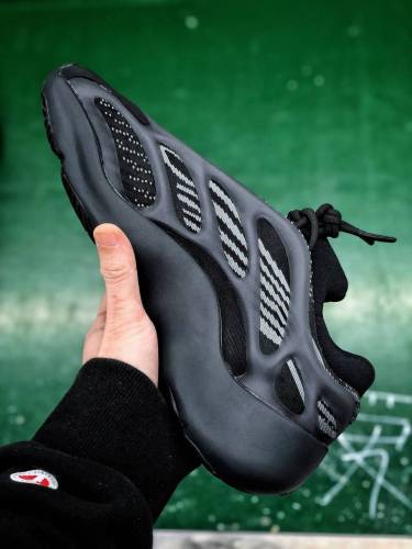 YEEZY 700 V3