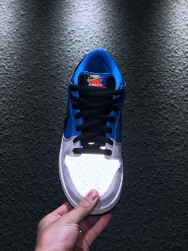 Instant Skateboard x Nike Dunk SB Low cz5128-400