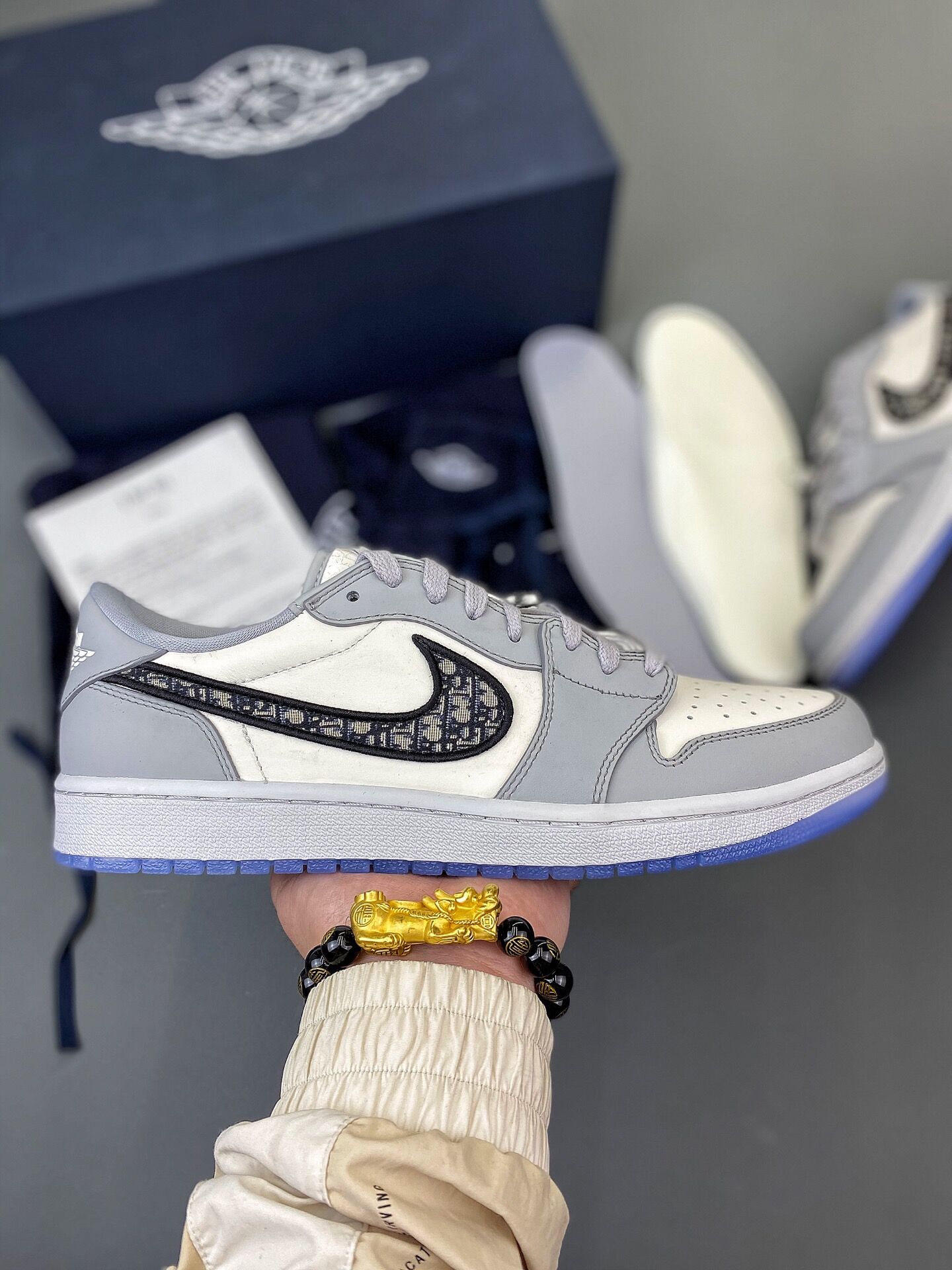 jordan low dior price