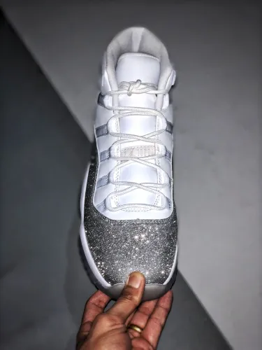 Air Jordan 11 WMNS   Metallic Silver AR0715-100