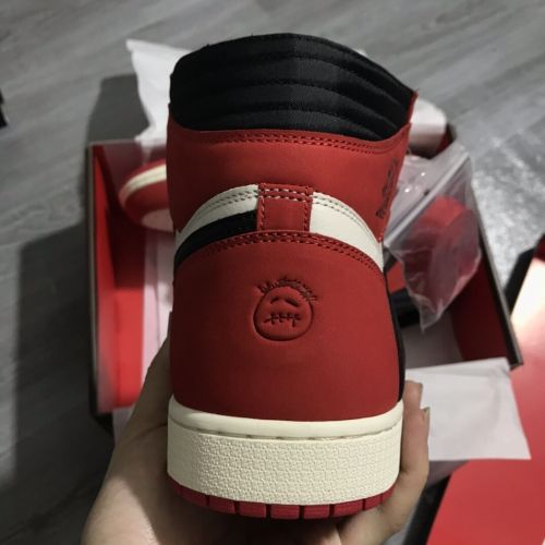 Travis scott x air jordan 1 红倒勾CD4487