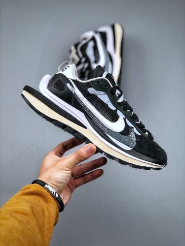 Sacai x Nike VaporWaffle 黑白配色 CV1363-001