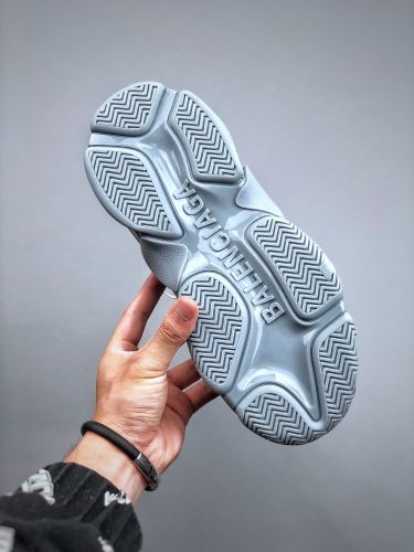 Balenciaga Triple S 巴黎世家一代