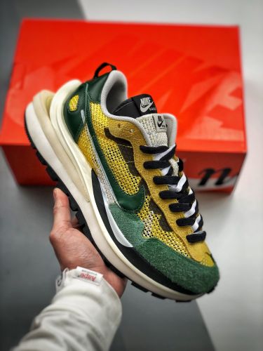 Sacai x Nike LVD Waffle Daybreak CV1363-700