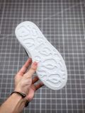 Alexander McQueen/亚历山大麦昆黑尾亮皮
