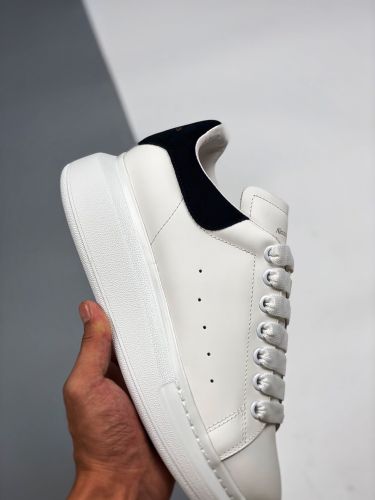Alexander McQueen/亚历山大麦昆 松糕鞋厚底增高小白鞋植绒皮面尾