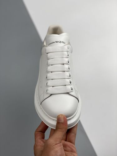 Alexander McQueen/亚历山大麦昆 松糕鞋厚底增高小白鞋