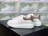 Alexander McQueen/亚历山大麦昆 松糕鞋厚底增高小白鞋 植绒皮面尾