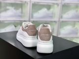 Alexander McQueen/亚历山大麦昆 松糕鞋厚底增高小白鞋 植绒皮面尾