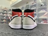Air Jordan 1 Light Smoke Grey 烟灰/红黑 555088-126