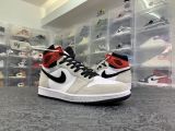 Air Jordan 1 Light Smoke Grey 烟灰/红黑 555088-126