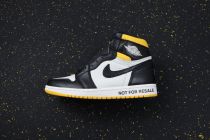 Air Jordan AJ1 Retro prohibits resale of black yellow 861428-107 Air Jordan AJ1 Retro prohibits resale of black yellow 861428-107