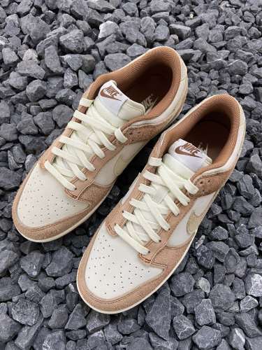 Nike Dunk Medium Curry 低帮/棕色/白色/小麦 DD1390-100
