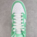 Nike WMNS SB Dunk Low White/Green Glow 扣篮系列低帮休闲运动滑板板鞋 DD1503-105
