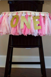 ONE High Chair Banner Garland ，First Birthday Banner Decor，One Banner Party Decorations，Glitter Gold ONE Letter Banner, 1st Birthday Photo Backdrop，Smash Cake Photo Prop