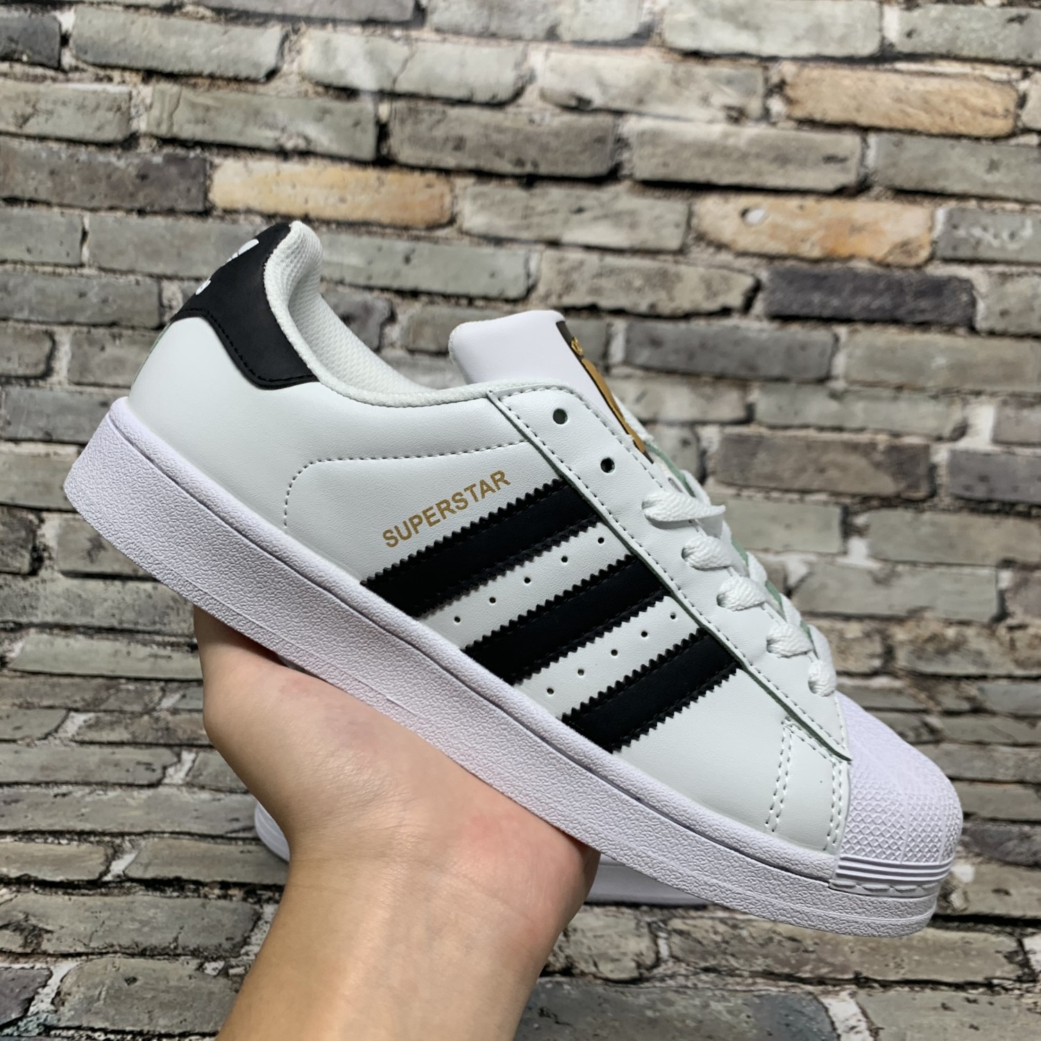 adidas superstar cloud white core black scarlet
