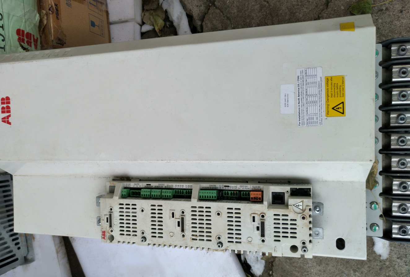 Produktbild von ABB Frequenzumrichter ACSM1-04AS-07A0-4 Mit FEN-21 – 3 KW – Gebraucht, Funktionsfähig