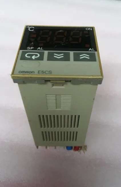 OMRON E5CS-R1KJX