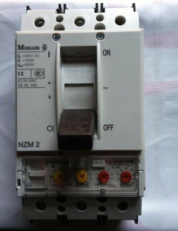 Moeller NZMH2-VE250 3 POLE 600V Circuit Breaker