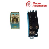 IDEC RU2S-D DC24V + SM2S-05D Relay Socket 8 Position DIN Rail