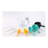 Multifunctional measuring cup cleaning kit