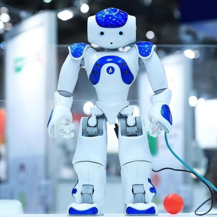 lawrence the smart robot