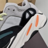 Adidas Yeezy 700