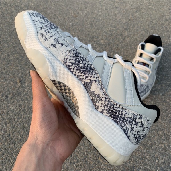 AirJordan11LowSE“Snakeskin”