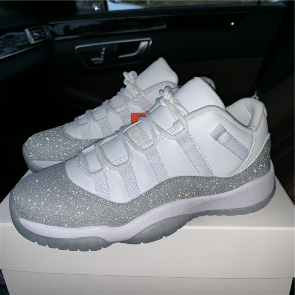 AirJordan11WMNS“MetallicSilver”