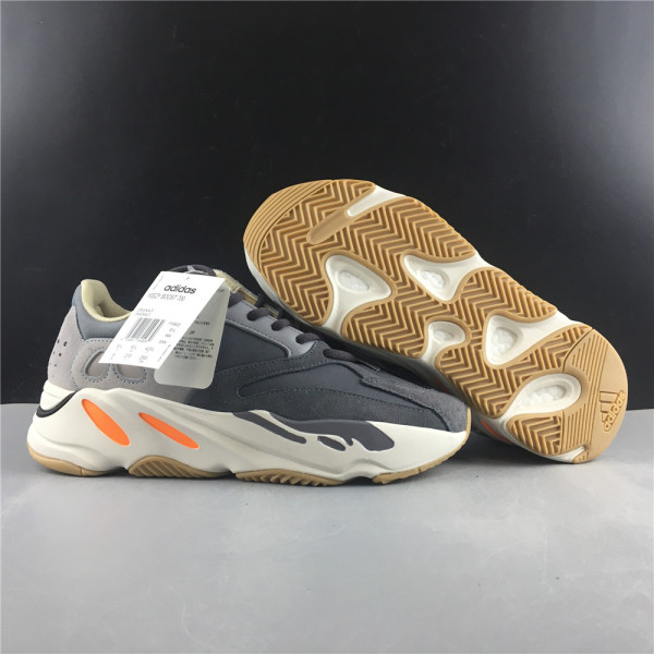 YEEZY 700 BOOST MAGNET Fv9922