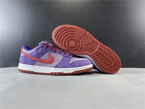 Nike Dunk Low“Plum”