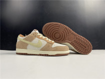 Nike Dunk Low PRM  Medium Curry 