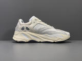YEEZY  700 BOOST ANALOG