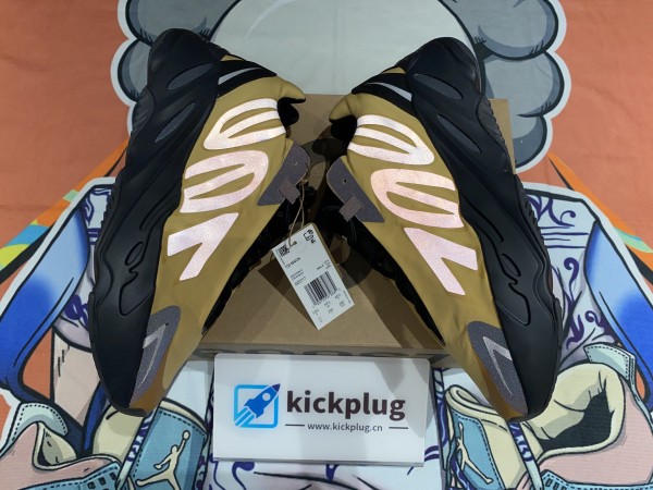 Yeezy Boost 700 MNVN “Honey Flux”