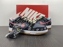 Dunk Low SE FREE 99 