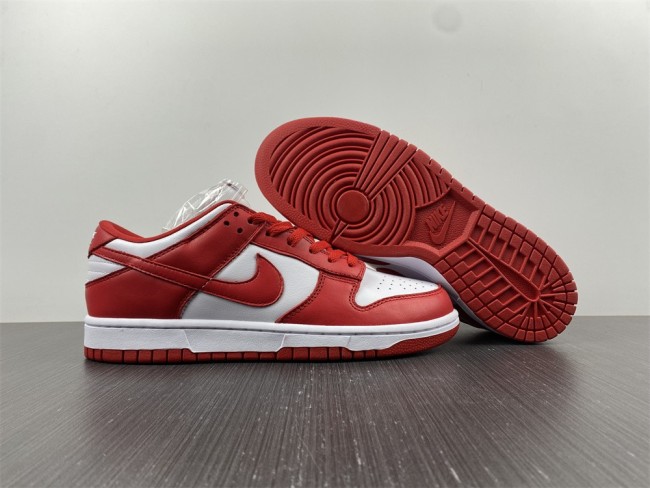 Dunk Low “University Red”