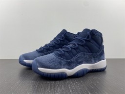 Air Jordan 11 Velvet WMNS “Midnight Navy”