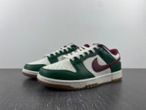 Dunk Low “Gorge Green”