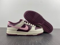 Dunk Low “Valentine’s Day”